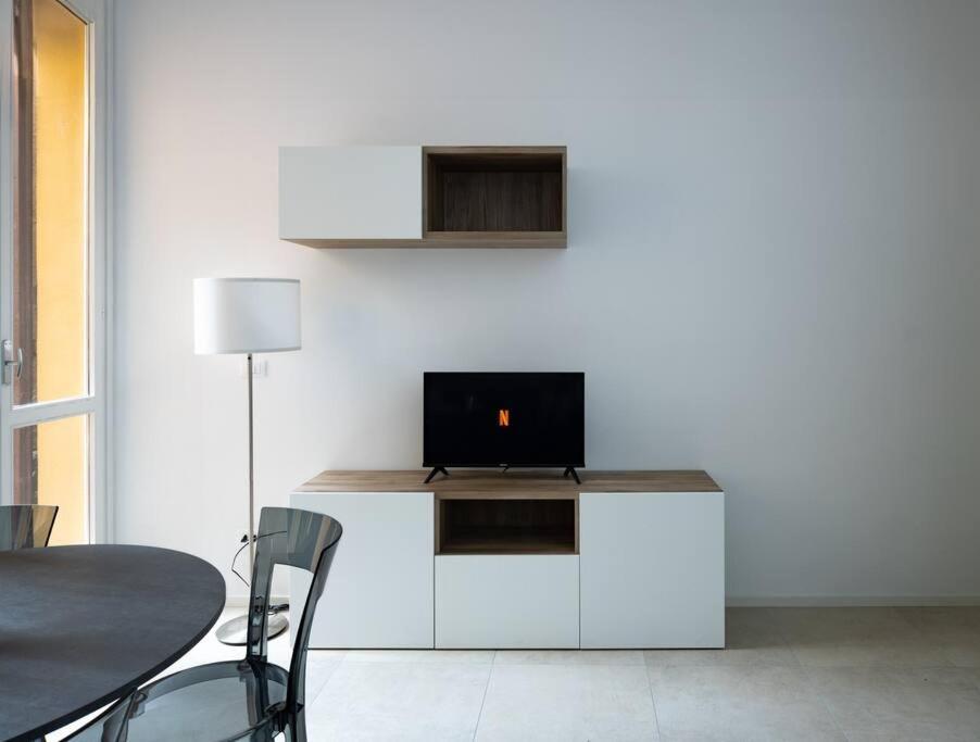 Apartment Isaia - 10 Minutes From Piazza Maggiore Болоня Екстериор снимка