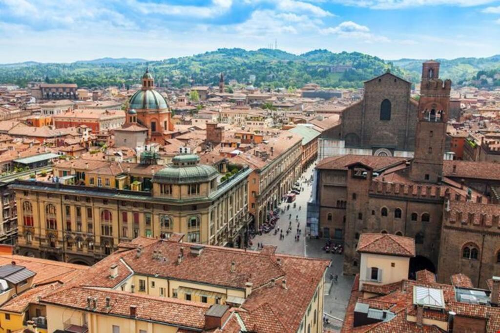 Apartment Isaia - 10 Minutes From Piazza Maggiore Болоня Екстериор снимка